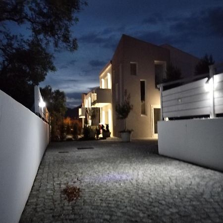 Villa Est San Teodoro  Buitenkant foto